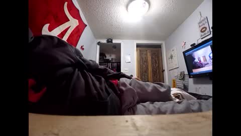 Snapshot of budsonly33 chatting on December 3, 2:44 pm budsonly33 online show from December 3, 2:44 pm