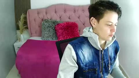 bug2025 online show from February 18, 2:44 am