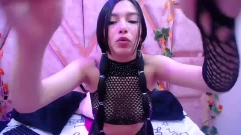 burbuja pink  online show from October 9, 3:23 am