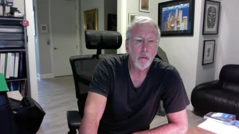 Snapshot of bustinout99 chatting on September 27, 2:15 pm afternoon wood online show from September 27, 2:15 pm