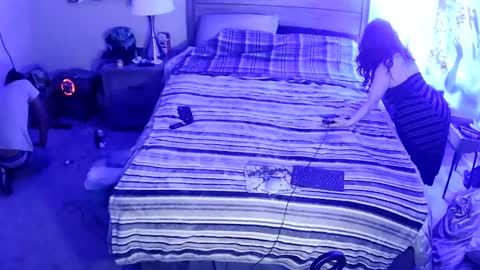 Snapshot of busybee83 chatting on November 2, 11:21 am busybee83 online show from November 2, 11:21 am