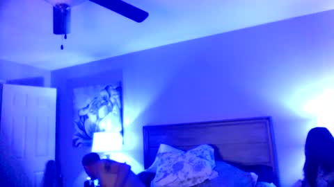 Snapshot of busybee83 chatting on September 28, 12:03 pm busybee83 online show from September 28, 12:03 pm