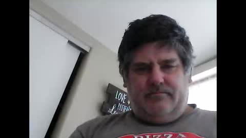 Ride my longboard online show from June 4, 6:25 pm