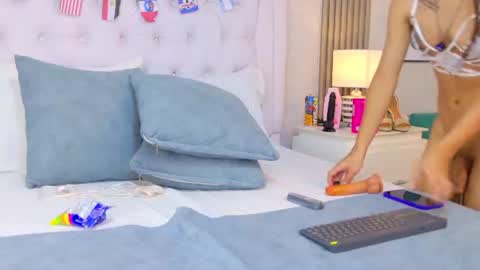 Caitlyn Millerr online show from July 15, 9:19 pm
