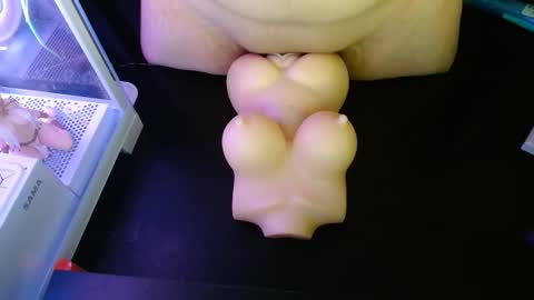 Snapshot of caiturbate chatting on December 16, 1:28 pm Caiturbate online show from December 16, 1:28 pm