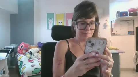 calentandotee online show from April 1, 11:55 am