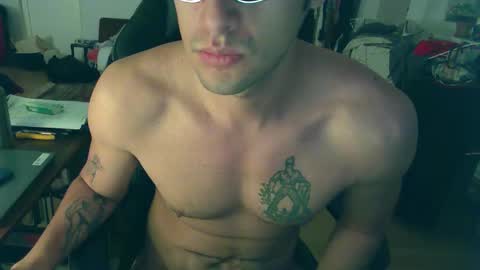 calientecalientee online show from October 3, 9:56 pm