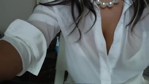 Call Me Linda online show from April 1, 4:02 am