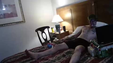 calredding75 online show from December 5, 9:56 pm