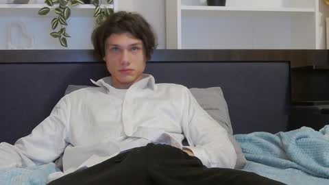 Calvin online show from January 12, 3:39 am