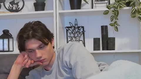 Calvin online show from February 27, 3:18 am