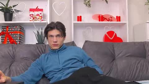 Calvin online show from February 10, 7:38 pm