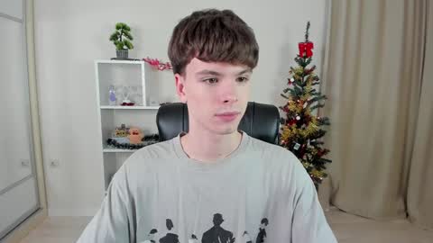Snapshot of calvin_loves_you chatting on January 4, 7:02 pm Hey I am Calvin  online show from January 4, 7:02 pm