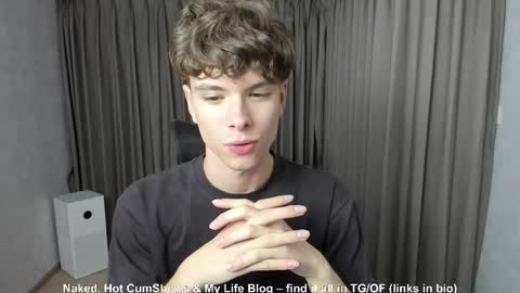 Snapshot of calvin_loves_you chatting on October 8, 2:23 pm Hey I am Calvin  online show from October 8, 2:23 pm