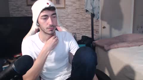 Snapshot of calvin_tanner chatting on December 17, 4:00 pm calvin_tanner online show from December 17, 4:00 pm