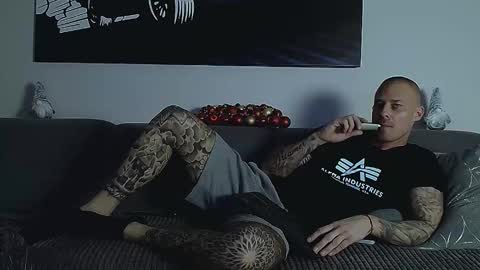 Calvin  online show from December 3, 11:27 pm