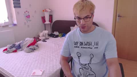 Calvinjohnlad online show from March 8, 7:49 am