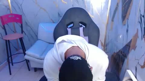 cam_xman online show from February 23, 1:46 pm