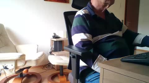 Snapshot of camcologne chatting on October 14, 8:28 am camcologne online show from October 14, 8:28 am