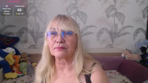 CamDiva1 online show from February 27, 9:35 am