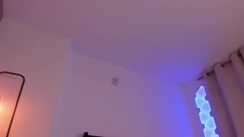 Cameron online show from April 9, 2:04 am