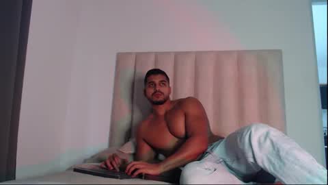 Jose online show from February 4, 9:51 pm