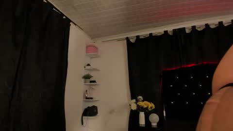 Camila cruz online show from March 11, 9:40 pm