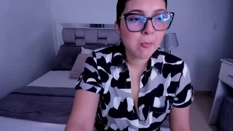 Camila buitrago online show from May 16, 10:52 pm