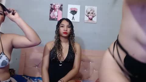 Snapshot of camila_meza chatting on September 22, 2:10 pm camila_meza online show from September 22, 2:10 pm