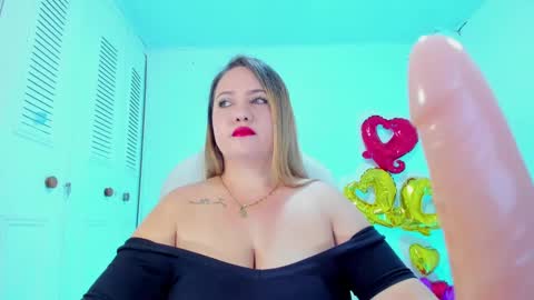 Snapshot of camilaa_foxxx chatting on February 15, 6:44 pm camilaa foxxx online show from February 15, 6:44 pm