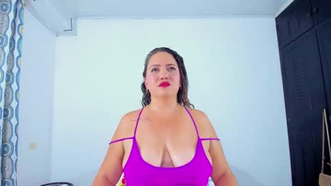 Snapshot of camilaa_foxxx chatting on October 31, 7:36 pm camilaa foxxx online show from October 31, 7:36 pm