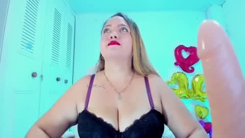 Snapshot of camilaa_foxxx chatting on February 16, 6:10 pm camilaa foxxx online show from February 16, 6:10 pm