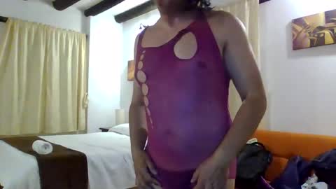 camille_6907 online show from August 4, 1:56 am