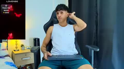 Camilo Bass online show from June 12, 1:15 am