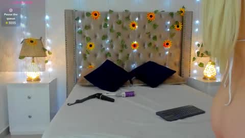 Snapshot of candiegilson__ chatting on March 9, 7:37 pm Candie  online show from March 9, 7:37 pm