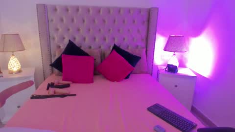 Candie  online show from November 27, 12:13 pm