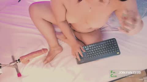 Snapshot of candle_lz chatting on March 8, 3:50 am candle_lz online show from March 8, 3:50 am