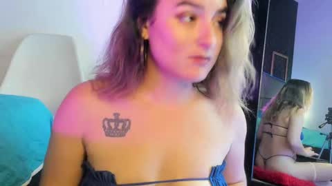 Snapshot of candy_plus chatting on September 21, 7:29 pm Candy plus online show from September 21, 7:29 pm