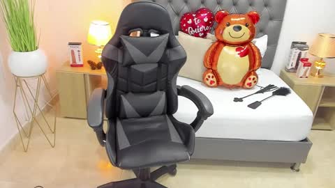 Snapshot of candy_summer28_ chatting on February 18, 7:19 pm CANDY online show from February 18, 7:19 pm