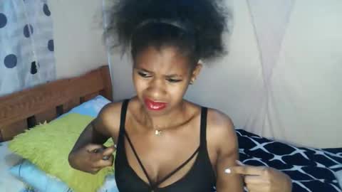 candybrown001 online show from December 19, 9:38 am