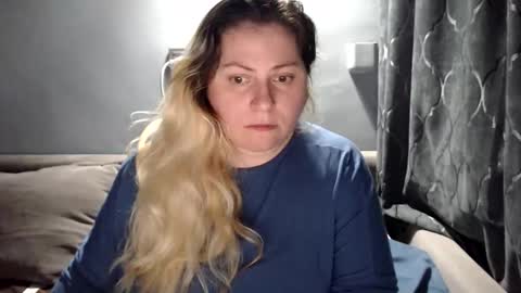 Laura online show from February 11, 9:51 pm