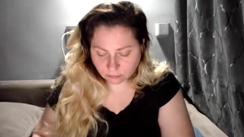 Laura online show from March 31, 6:30 pm