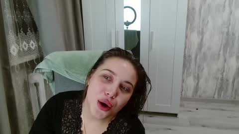 candymini online show from January 12, 3:41 pm