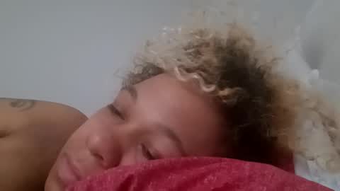 Snapshot of candyredxo2024 chatting on September 15, 4:19 pm candyredxo2024 online show from September 15, 4:19 pm