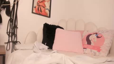 candytyler_ online show from January 5, 8:34 pm