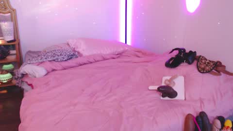 Snapshot of cannababykush chatting on February 2, 10:28 pm cnbabyk online show from February 2, 10:28 pm