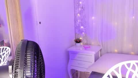 Snapshot of cannelasmith chatting on September 30, 7:35 pm cannelasmith online show from September 30, 7:35 pm