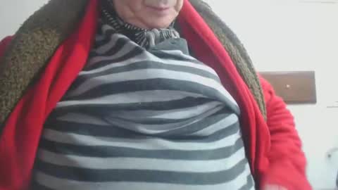 Snapshot of capitanfuturo44 chatting on February 20, 9:22 am Cinzia  ex regina  online show from February 20, 9:22 am