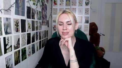 Capricious Scorpio Afa online show from April 8, 5:16 pm