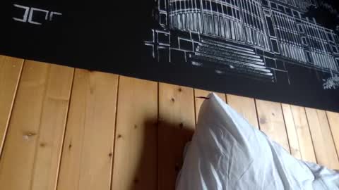 Snapshot of capt_oliver chatting on February 12, 5:15 am follow my twitter  online show from February 12, 5:15 am